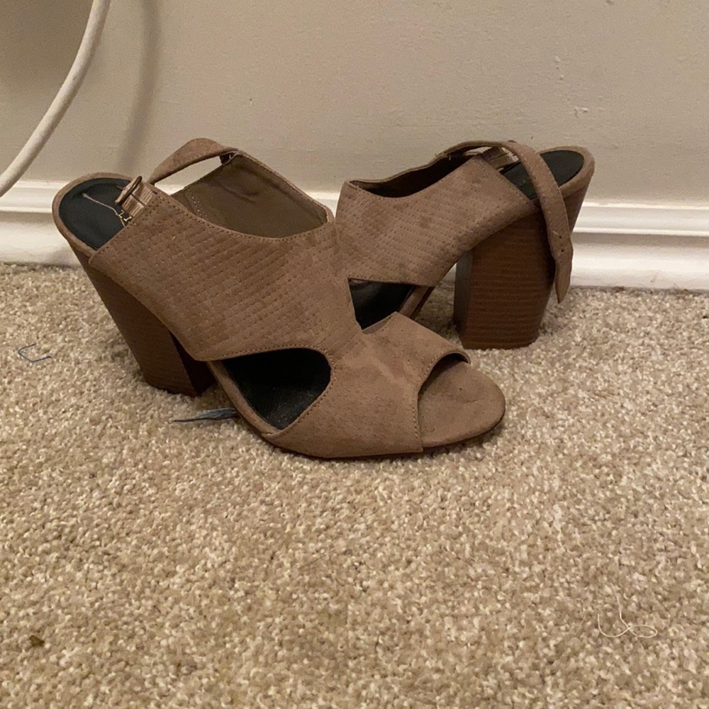 Indigo brown suede chunk heel, size 9